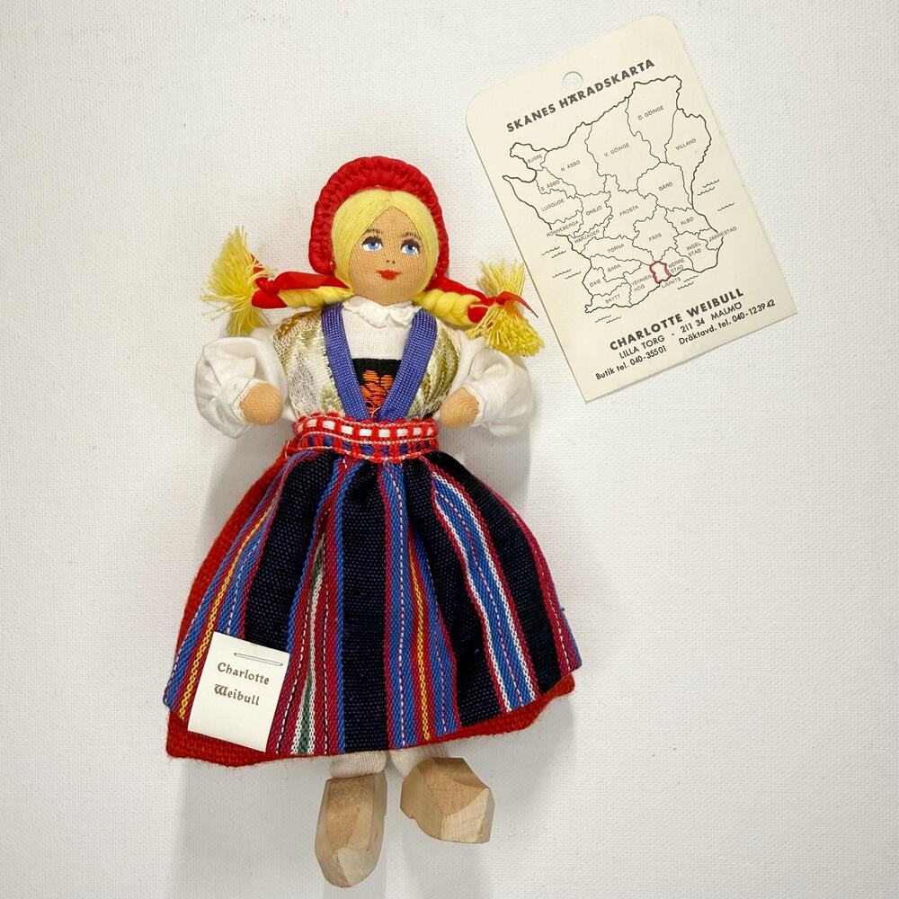 Charlotte Weibull Malmo Sweden Folk Costume Doll Skanes Haradskarta